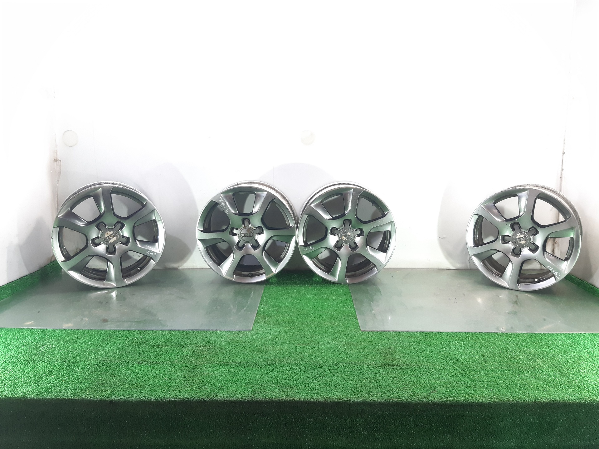 AUDI A4 B8/8K (2011-2016) Wheel Set R16 24115403