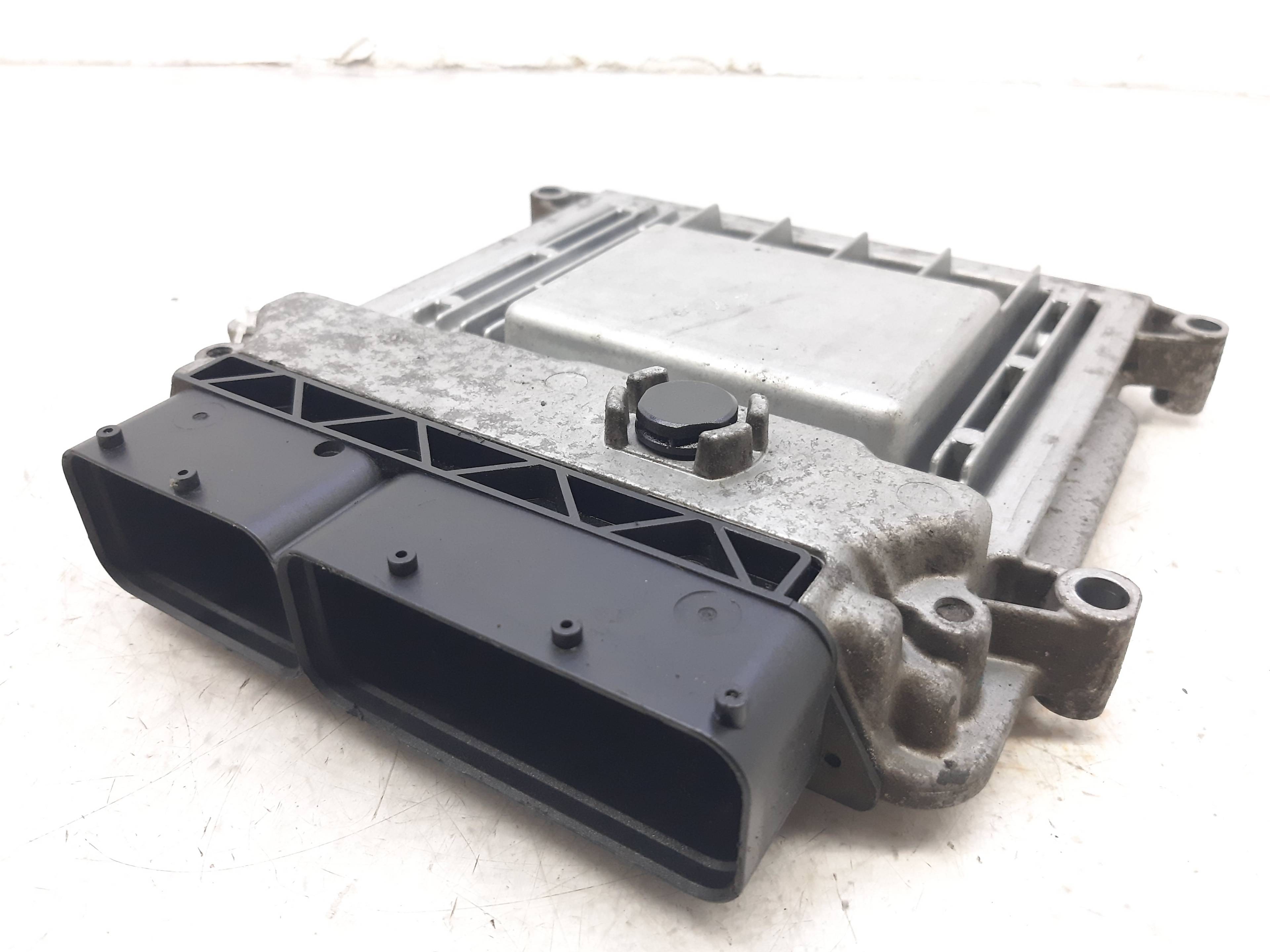 KIA Cee'd 1 generation (2007-2012) Engine Control Unit ECU 391102B520 22465839