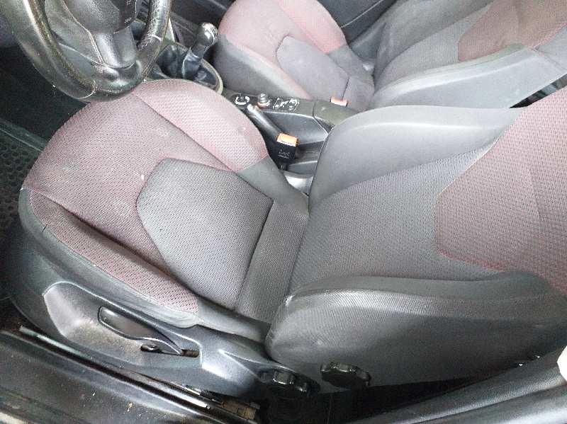 SEAT Toledo 3 generation (2004-2010) Galinių kairių durų stiklo pakelėjo varikliukas 5P0839401 18499035