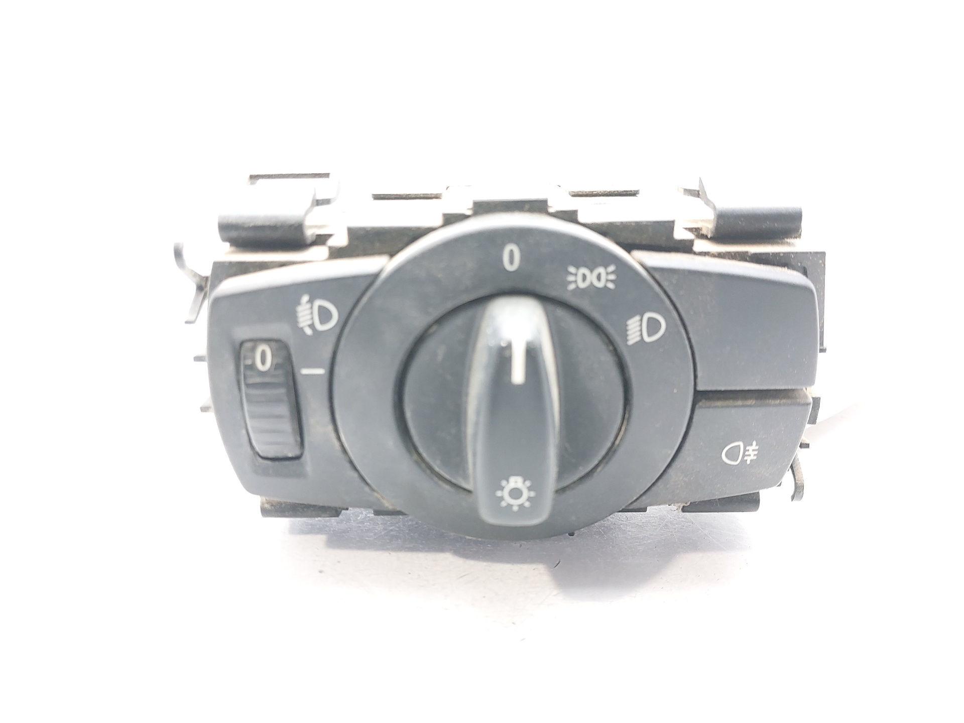 BMW 1 Series E81/E82/E87/E88 (2004-2013) Headlight Switch Control Unit 693279503 20191234