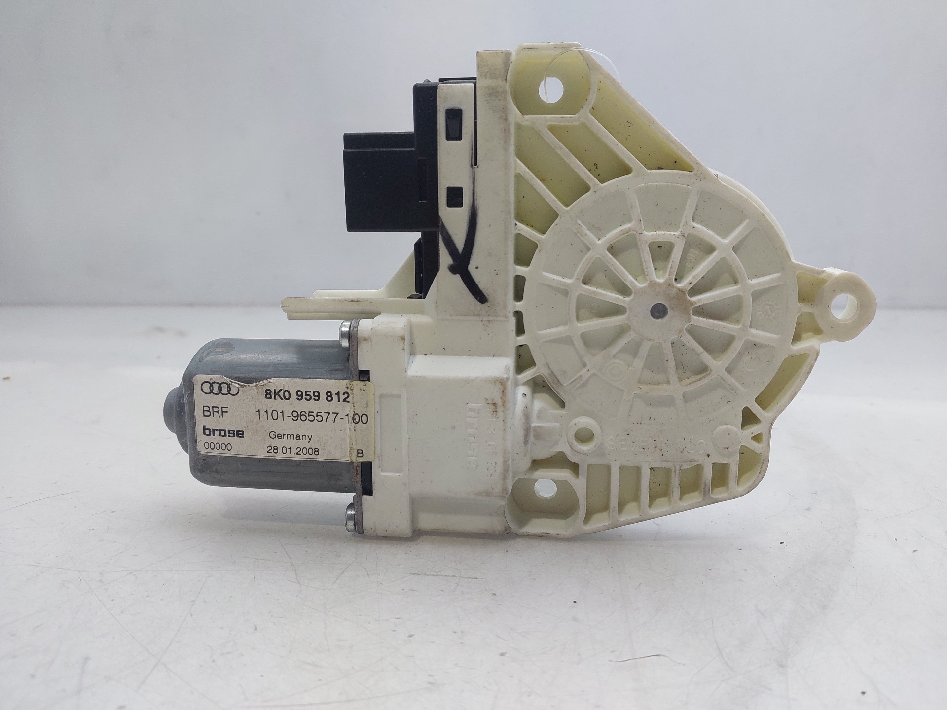 AUDI A4 B8/8K (2011-2016) Rear Right Door Window Control Motor 8K0959812 23788281