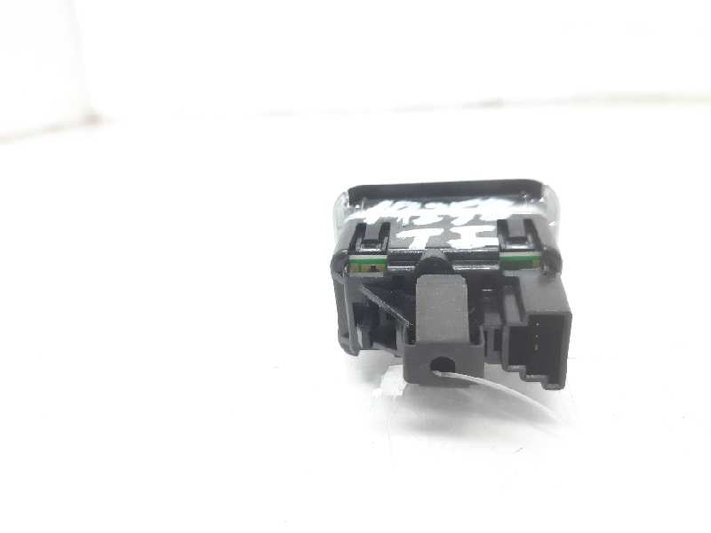 MERCEDES-BENZ CLA-Class C117 (2013-2016) Rear Right Door Window Control Switch A2049058102 18450005