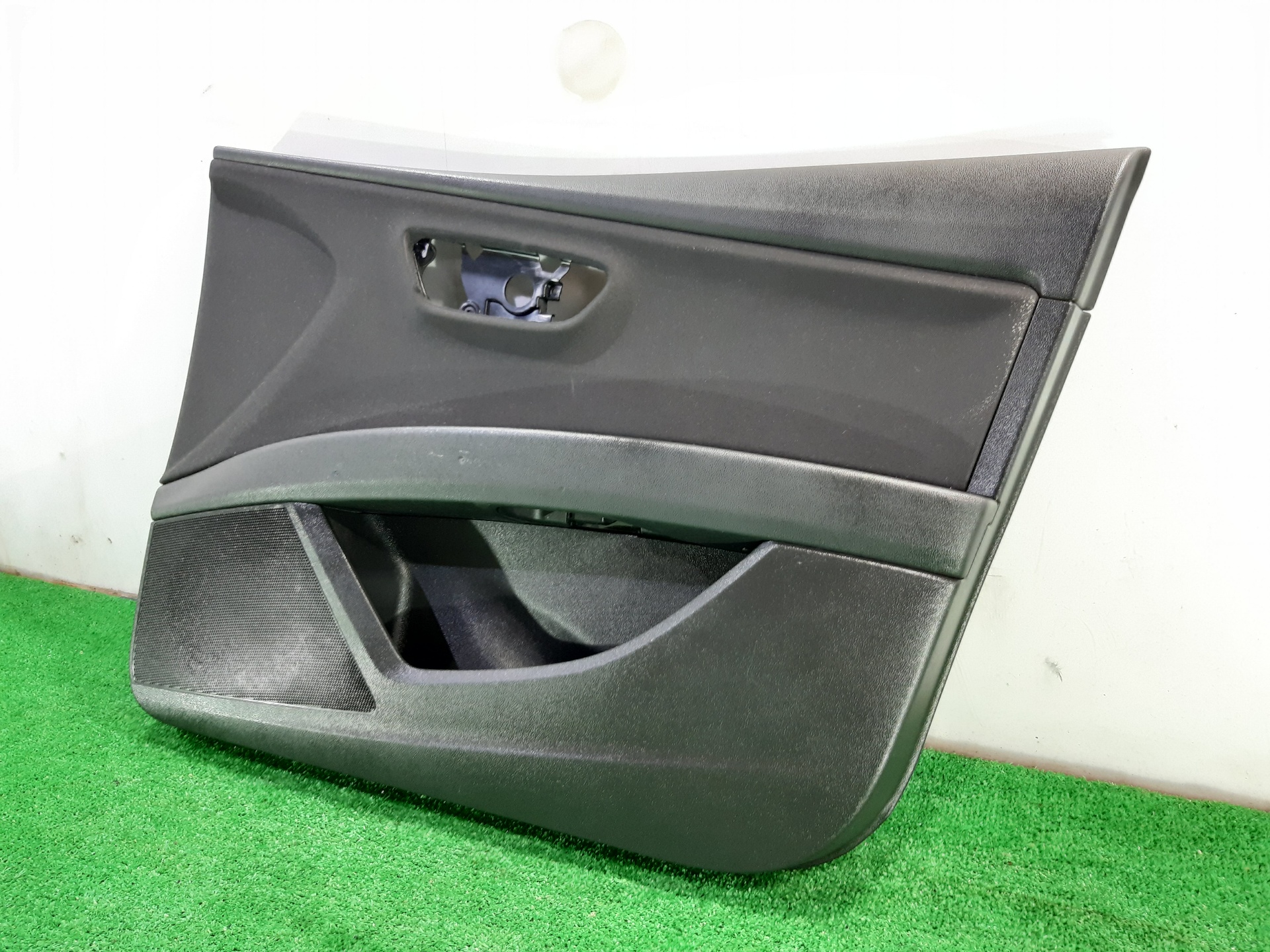 SEAT Leon 3 generation (2012-2020) Панель передніх правих дверей 5F4867132 24114190