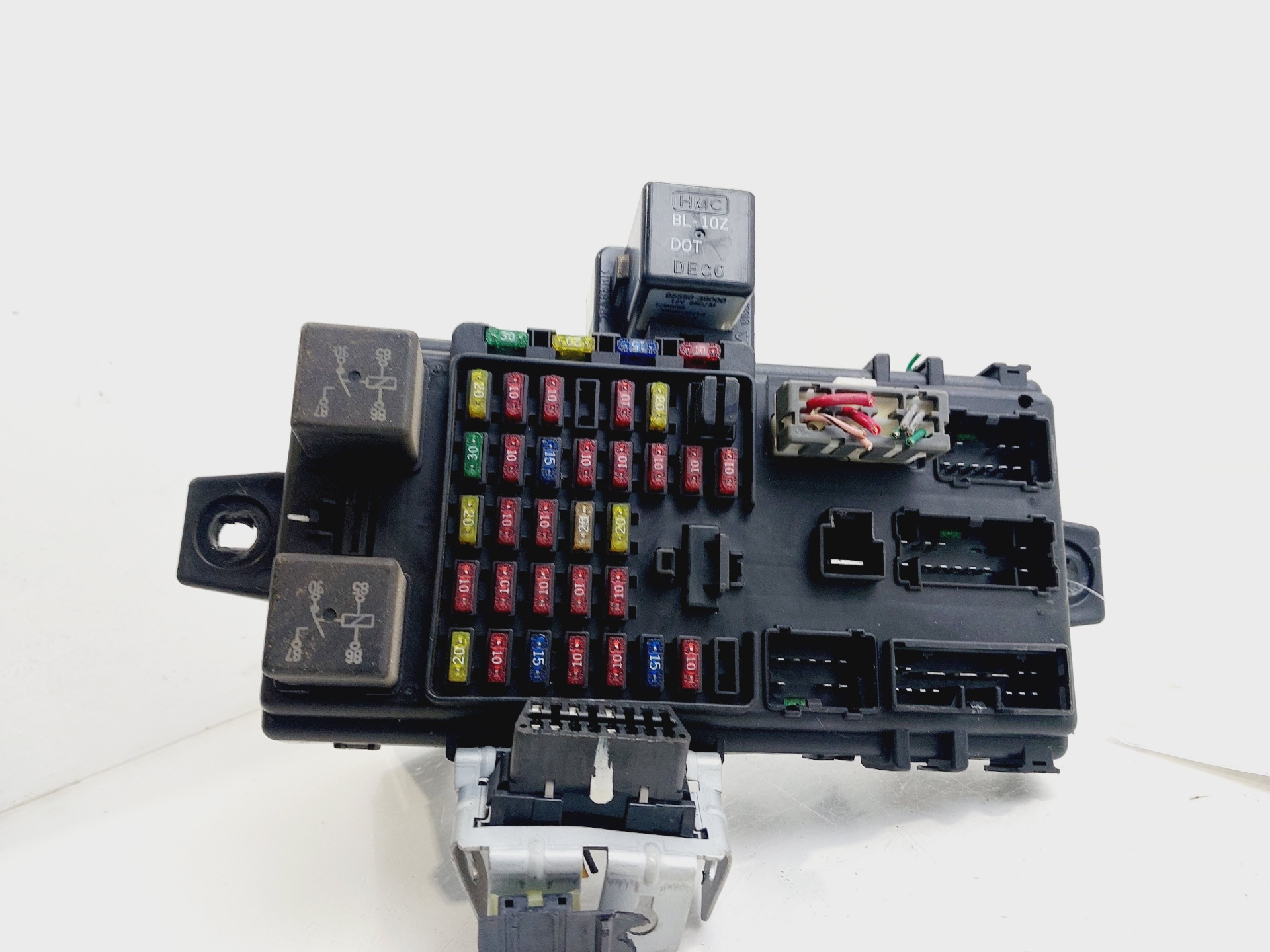 Caja de relés / fusibles D4EA 9540026500 de Hyundai Santa fé i (sm) 2001-2006 113 CV con 166780 km - pieza usada