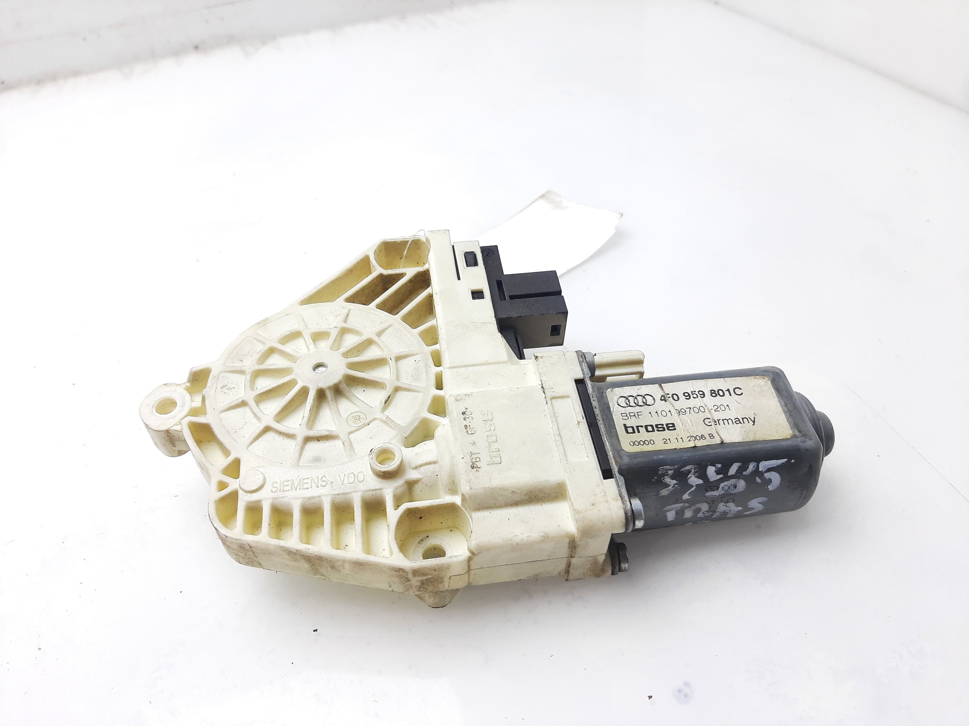 TOYOTA Avensis 3 generation (2009-2020) Rear Left Door Window Control Motor 4F0959801C 25427620