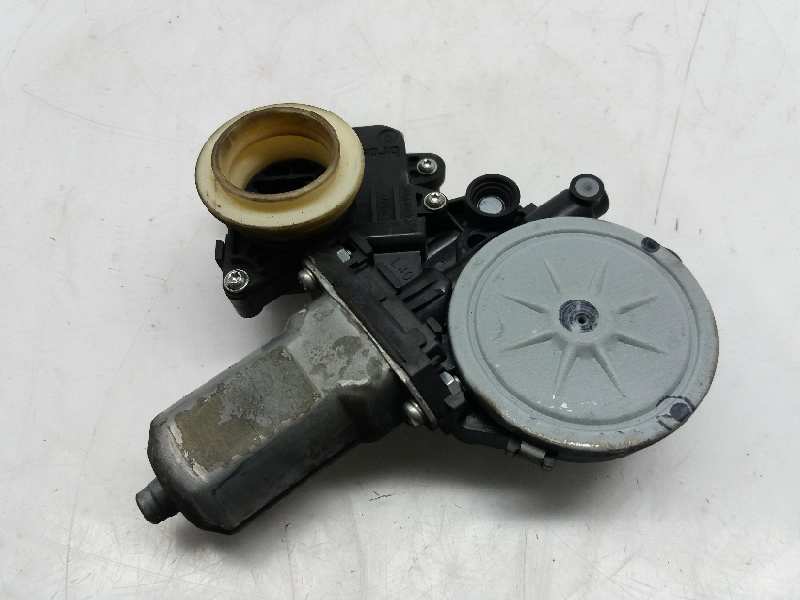 TOYOTA Verso 1 generation (2009-2015) Rear Right Door Window Control Motor 698300F040 20183345