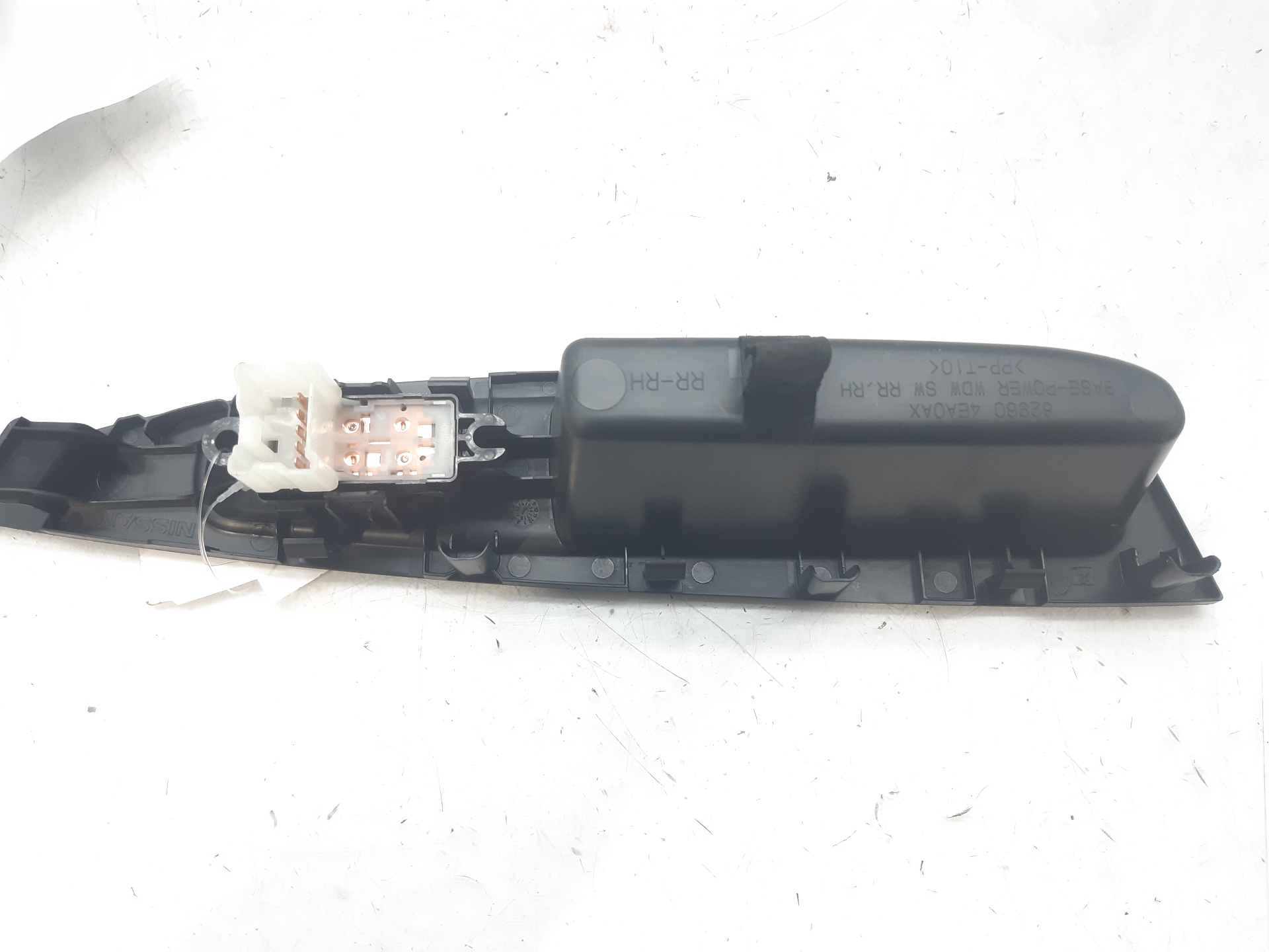 NISSAN Qashqai 2 generation (2013-2023) Rear Right Door Window Control Switch 829604EA0AX 18801226