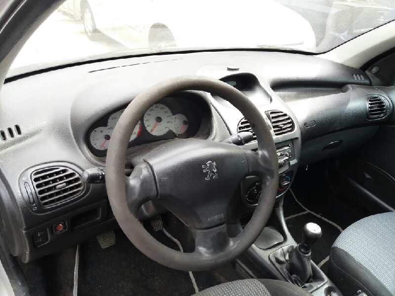 PEUGEOT 206 1 generation (1998-2009) Üzemanyag-befecskendező 0445110135 20173274