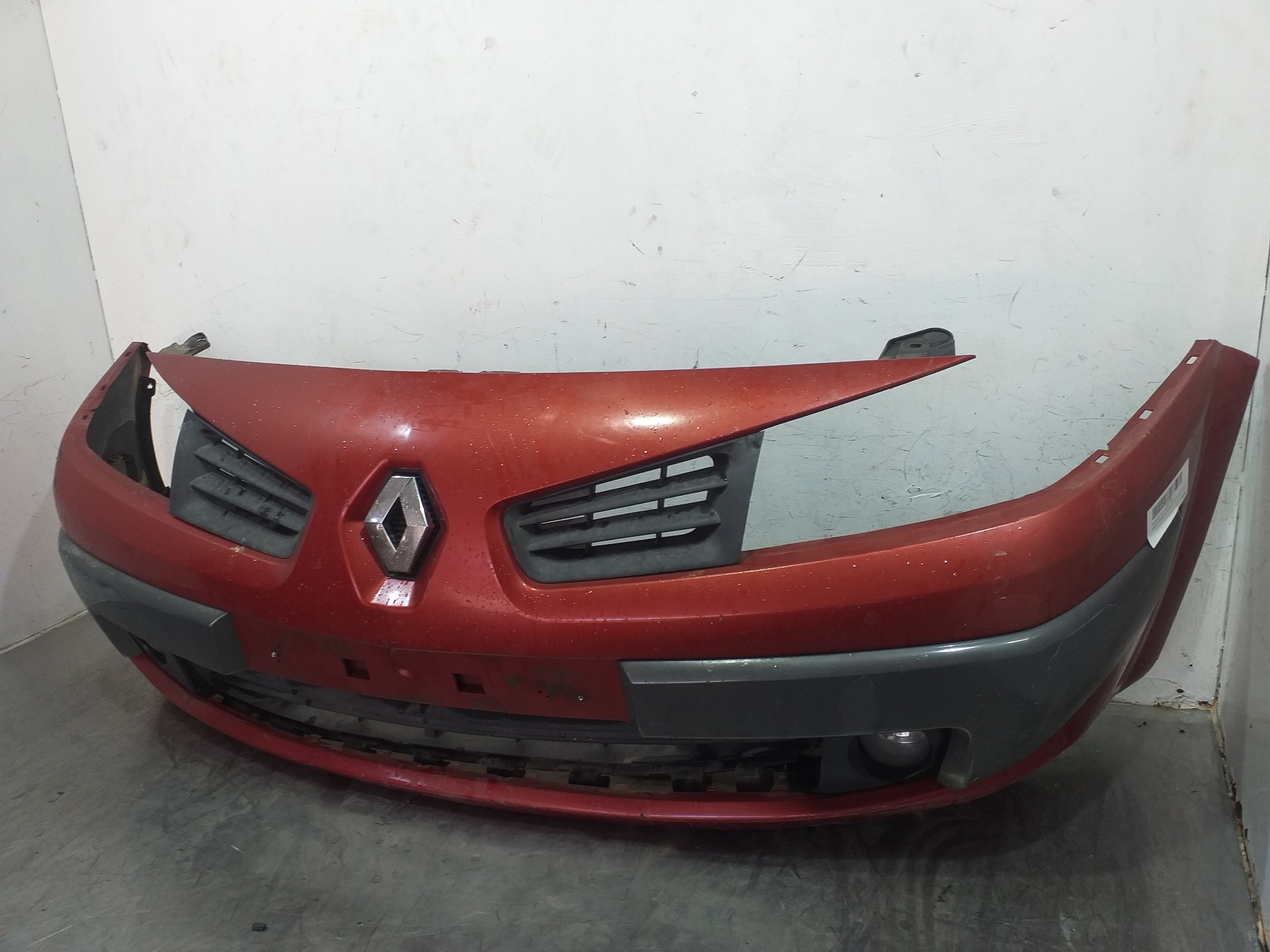 RENAULT Megane 2 generation (2002-2012) Priekšējais bamperis 620223579R 27298074