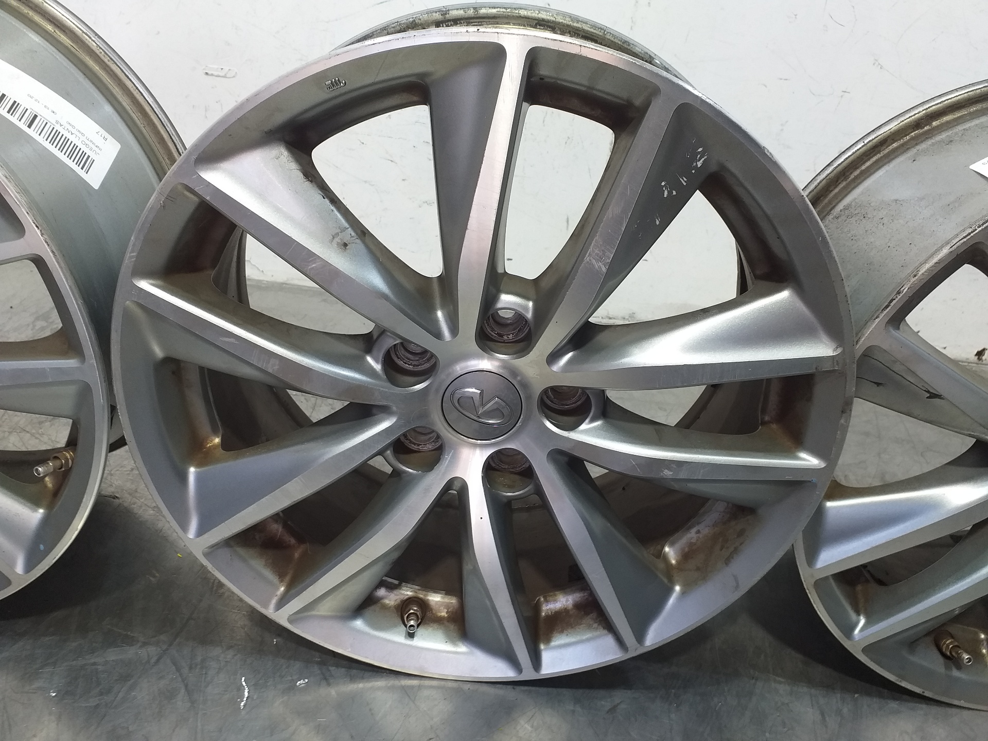 INFINITI Q50 1 generation (2013-2024) Wheel Set R17 25576337