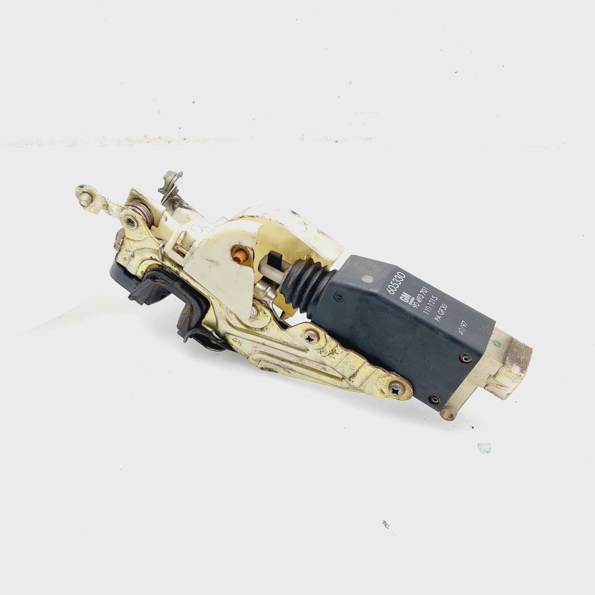 OPEL Astra F (1991-2002) Front Left Door Lock 90493701 25108848