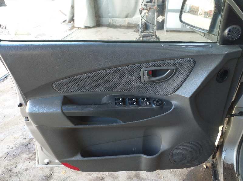 HYUNDAI Tucson 1 generation (2004-2010) Galinių dešinių durų stiklo pakelėjas 834802E010 18472345