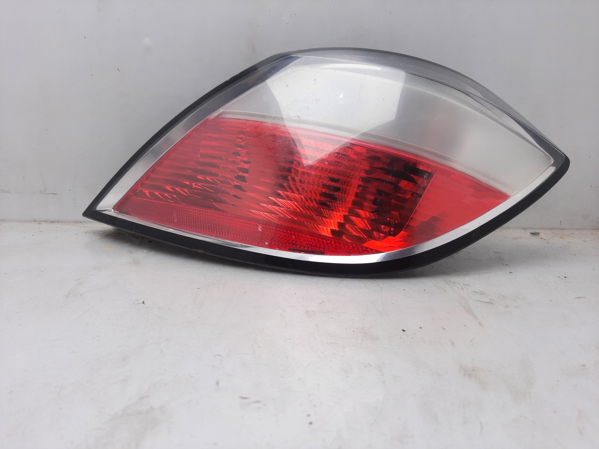 OPEL Astra J (2009-2020) Rear Right Taillight Lamp 24451837 23669251