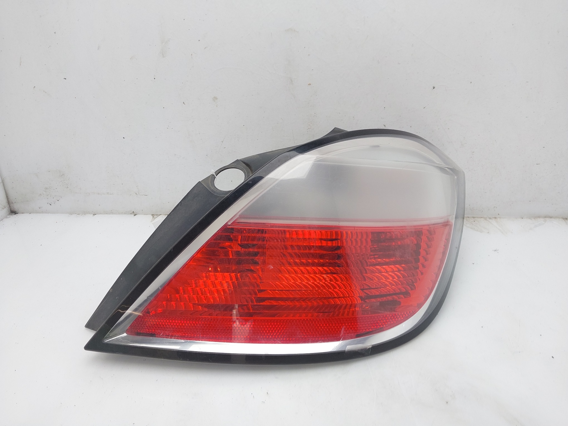 OPEL Astra J (2009-2020) Rear Right Taillight Lamp 342691834 25210758
