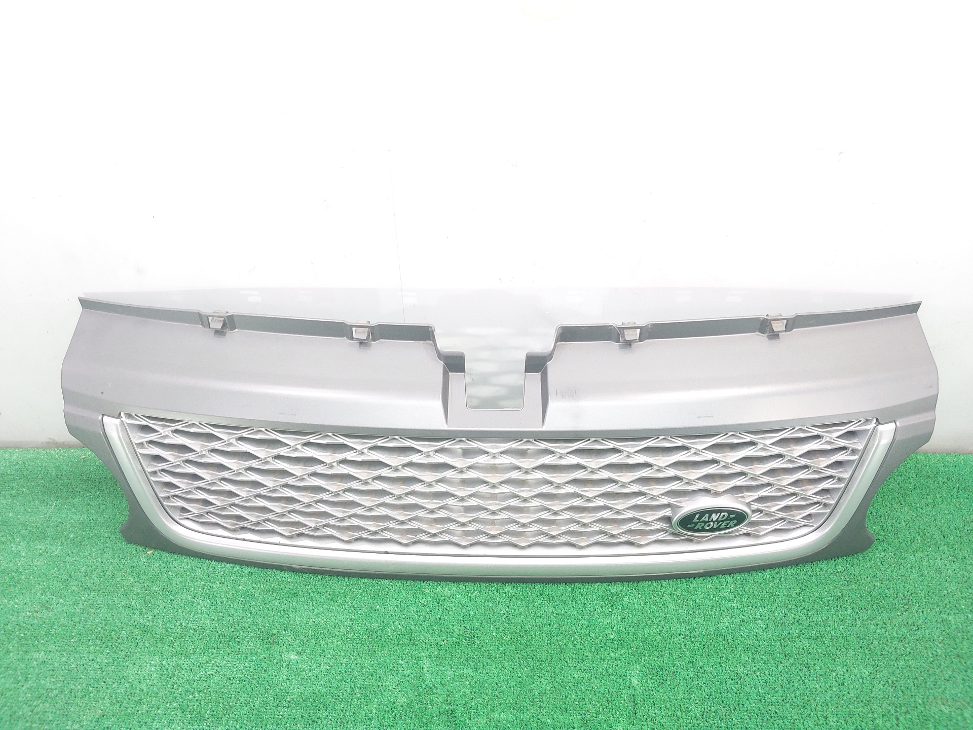 LAND ROVER Range Rover Sport 1 generation (2005-2013) Priekinės radiatoriaus grotelės AH3M8138 22586406