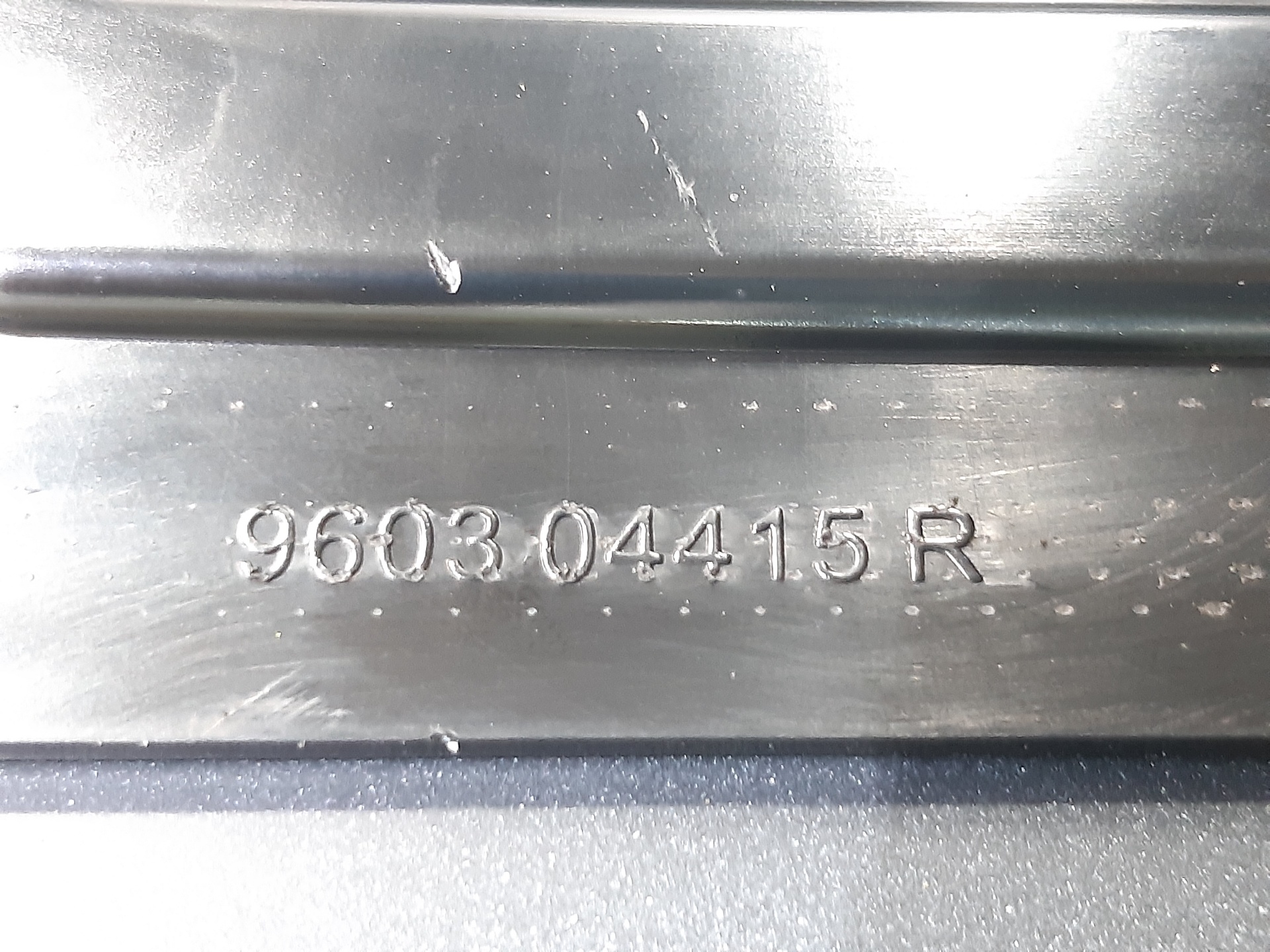 RENAULT Clio 4 generation (2012-2020) Galinio dangčio (bagažinės) spoileris 960304415R 18738111