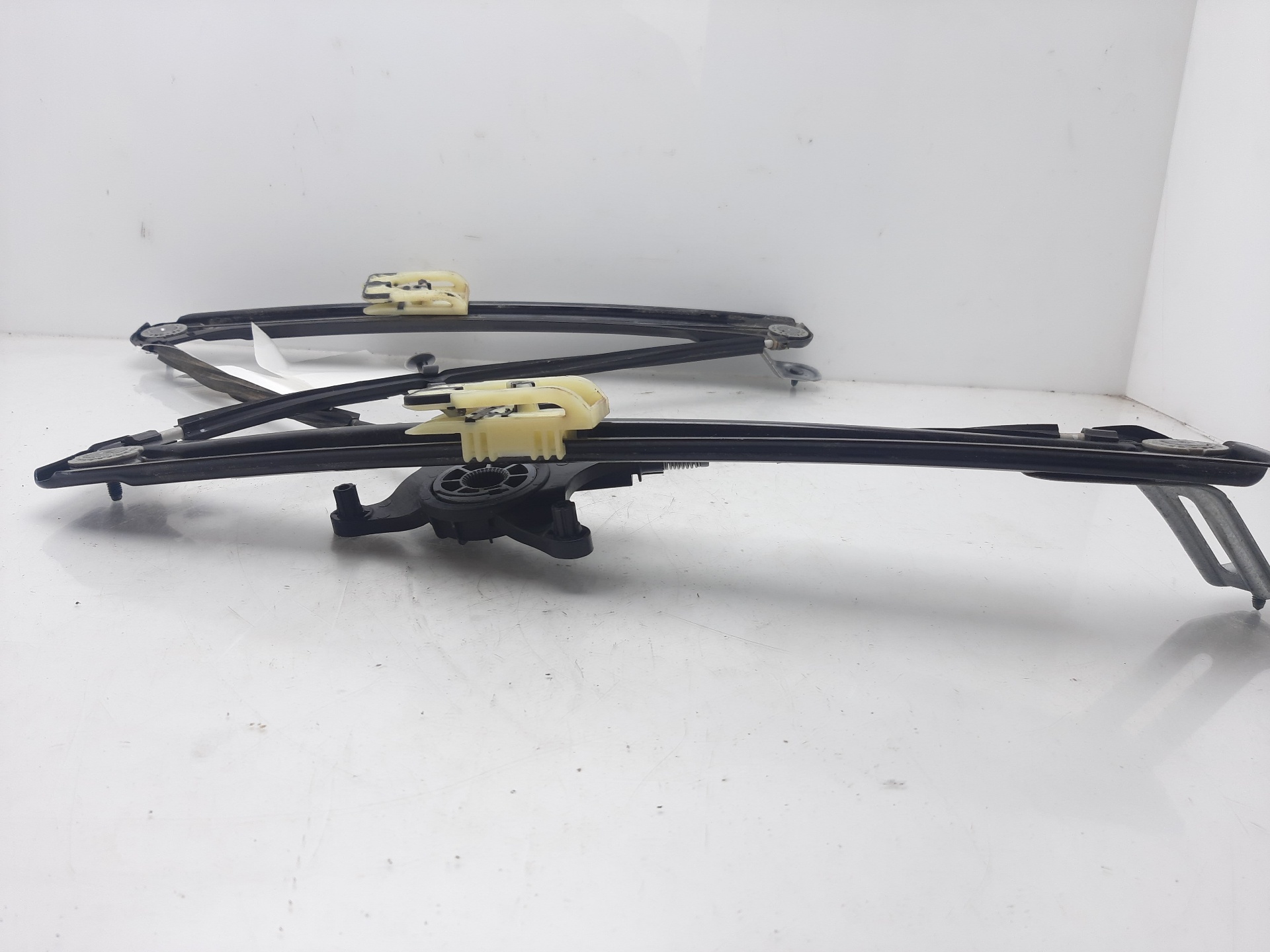 SEAT Ateca 1 generation (2016-2024) Front Left Door Window Regulator 575837461A 20152793