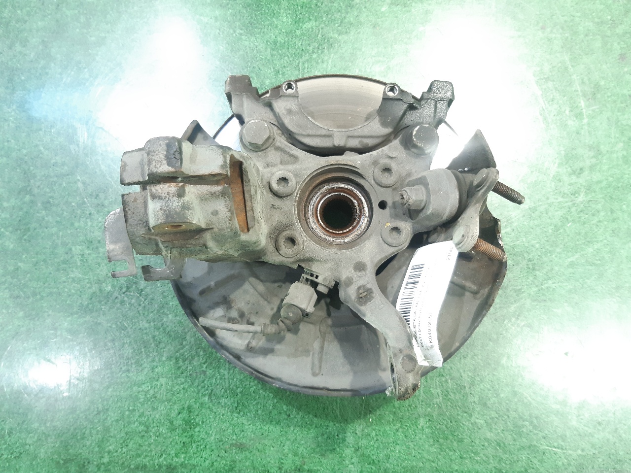 SEAT Leon 2 generation (2005-2012) Front Left Wheel Hub 1K0407255T 18665836