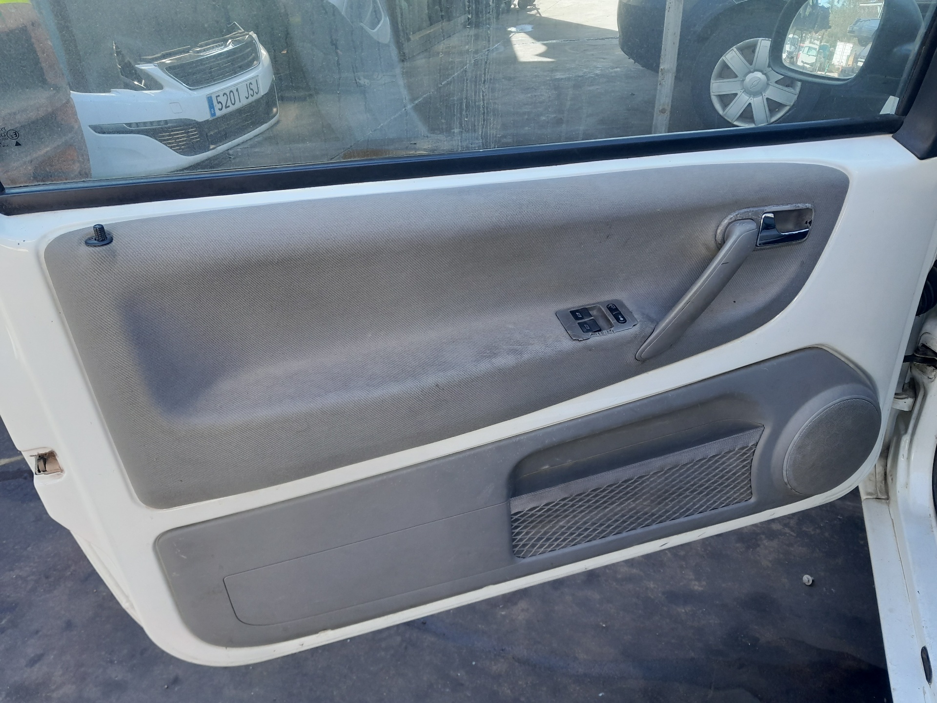 SEAT Arosa 6H (1997-2004) Priekinių dešinių durų stiklo pakelėjas 6X0959801 24761637