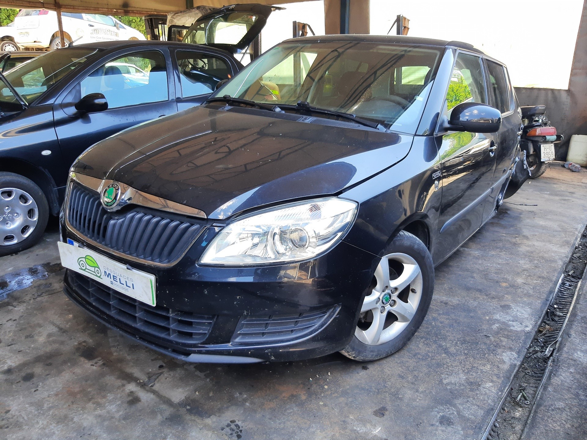 SKODA Fabia 2 generation  (2010-2014) Освещение номерного знака 8T0943021 25583763