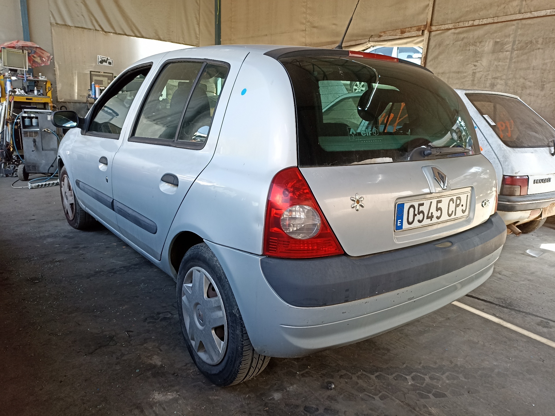 RENAULT Clio 2 generation (1998-2013) Μπροστινή δεξιά πλευρά τροχού 8200207313 22332770