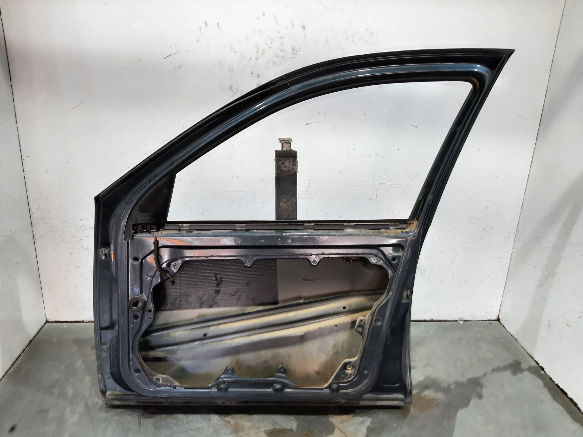 VOLKSWAGEN Bora 1 generation (1998-2005) Front Right Door 1J4831056H 20650433