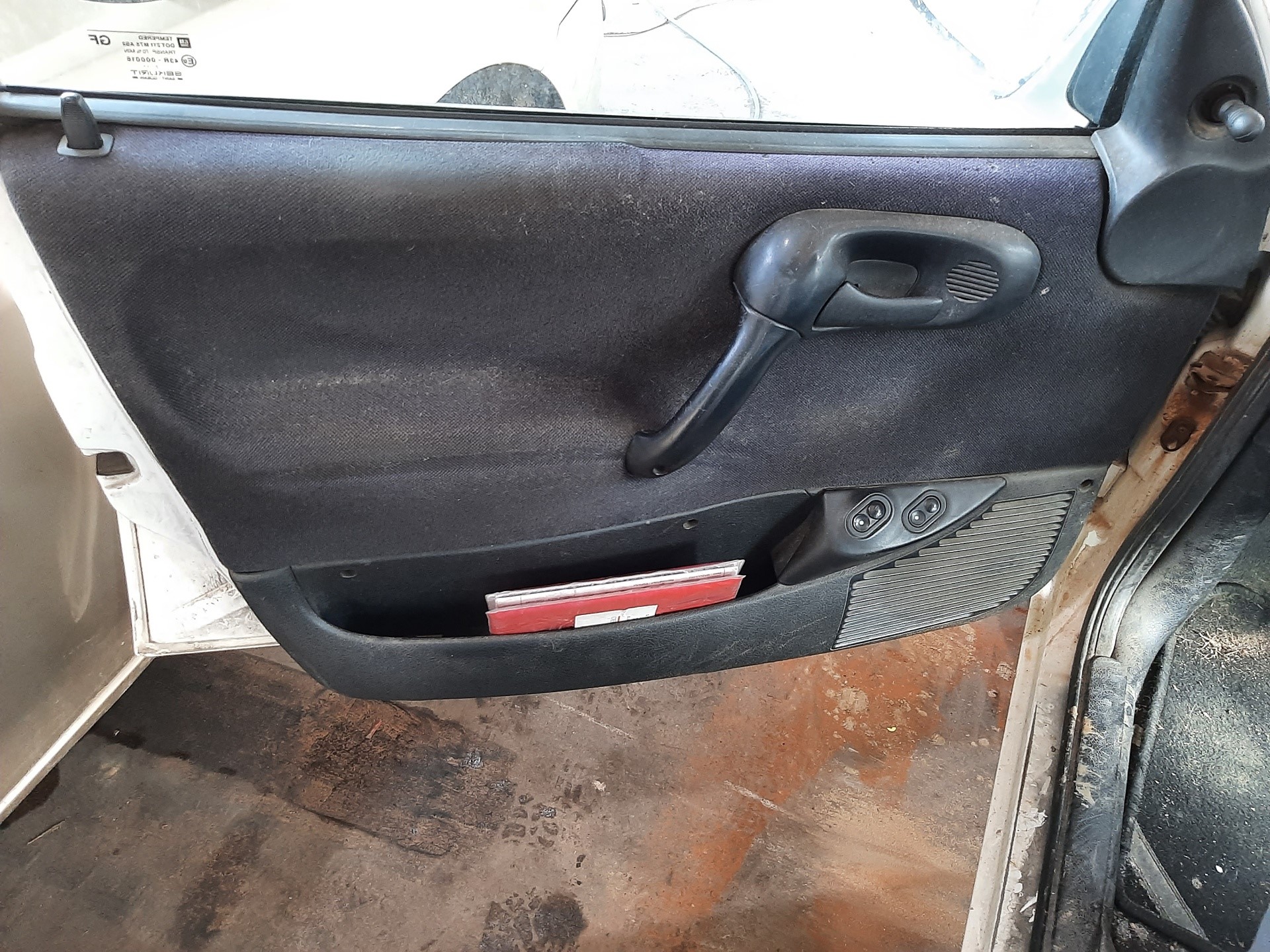 VOLKSWAGEN Corsa B (1993-2000) Galinių kairių durų spyna 90493703 25385235