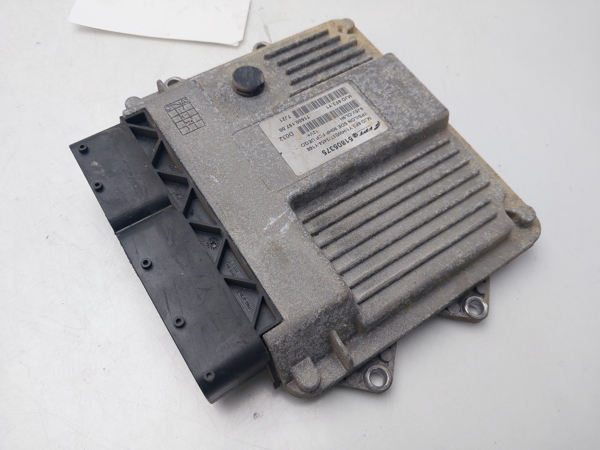 Centralita motor uce 199A3000 51805375 de Lancia Ypsilon (101) 0-0 con 198159 km - pieza usada
