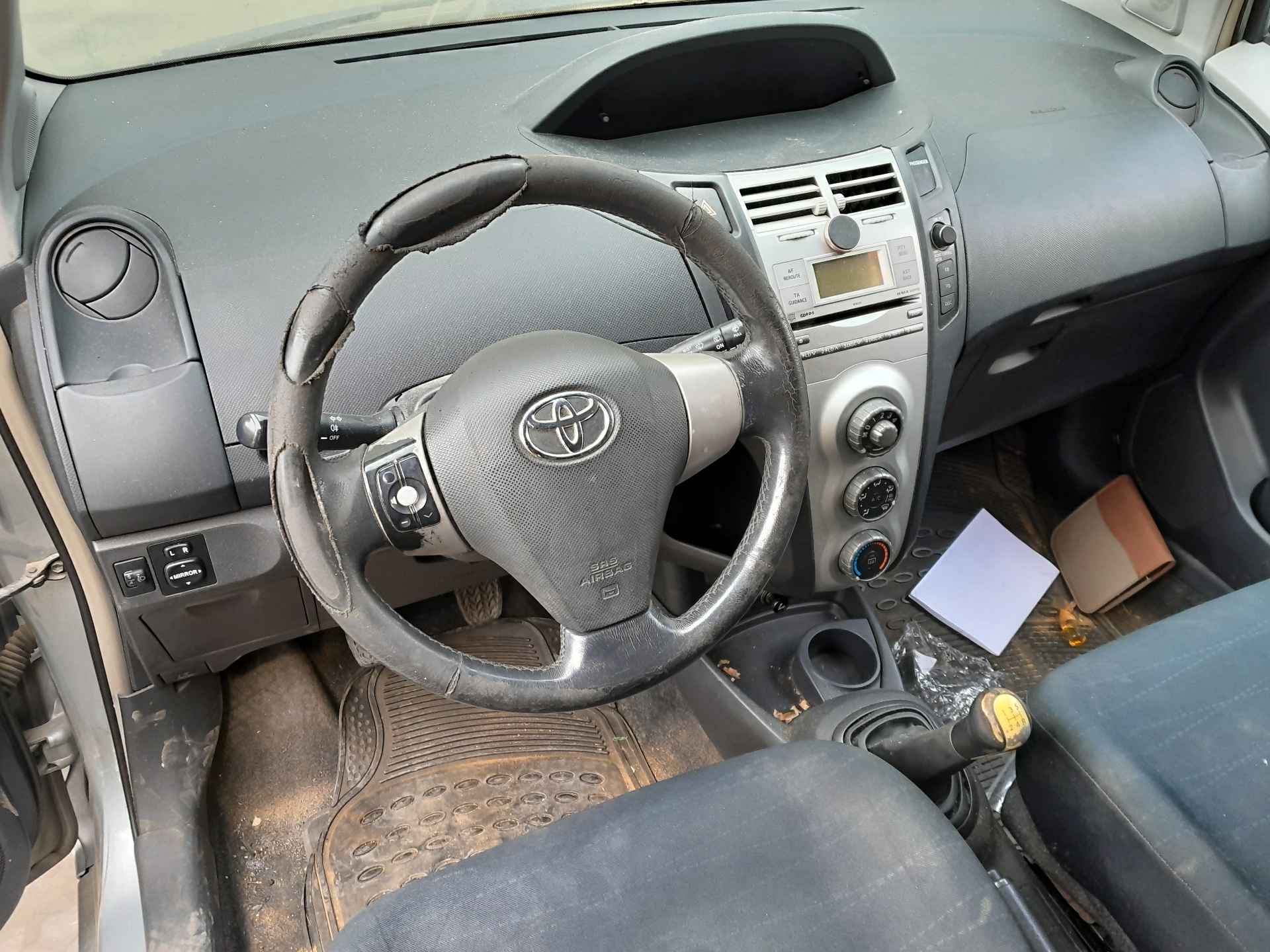 TOYOTA Yaris 2 generation (2005-2012) Vasen taka sisäinen avauskahva 692060D90 24122400