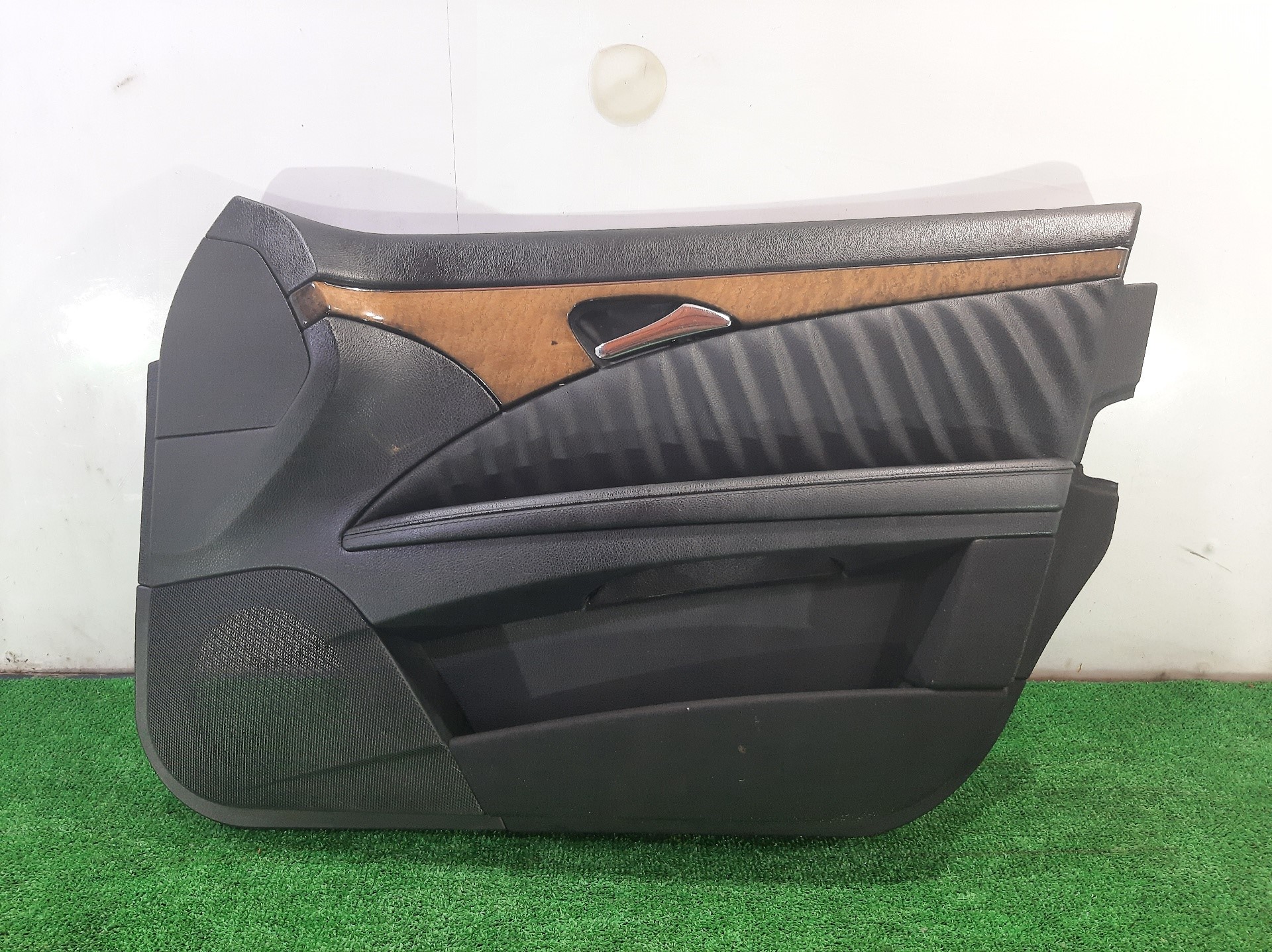 MERCEDES-BENZ E-Class W211/S211 (2002-2009) Front høyre dørpanel A2117204667 22431538