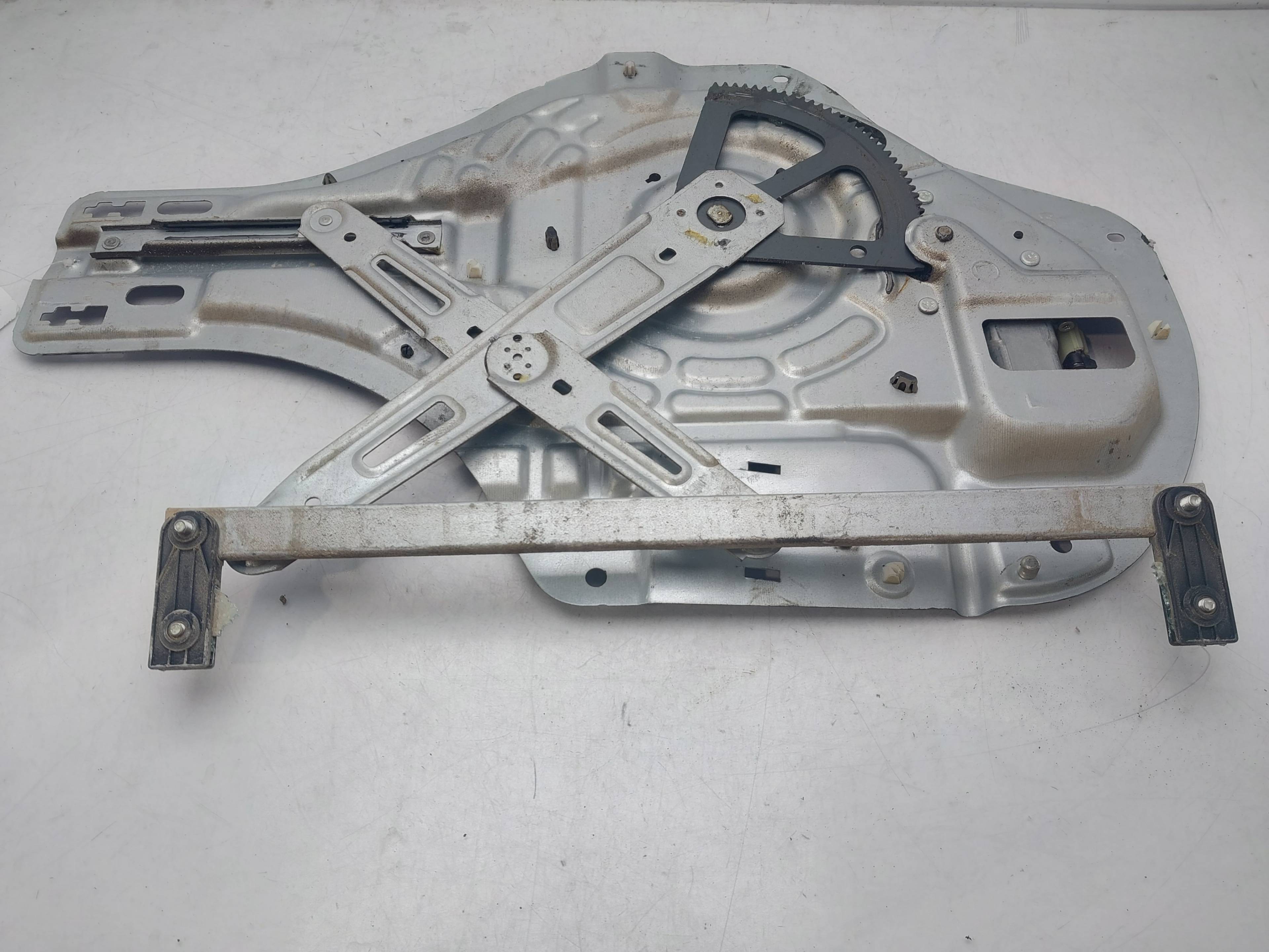 HYUNDAI Tucson 1 generation (2004-2010) Front Left Door Window Regulator 824702E010 22325705