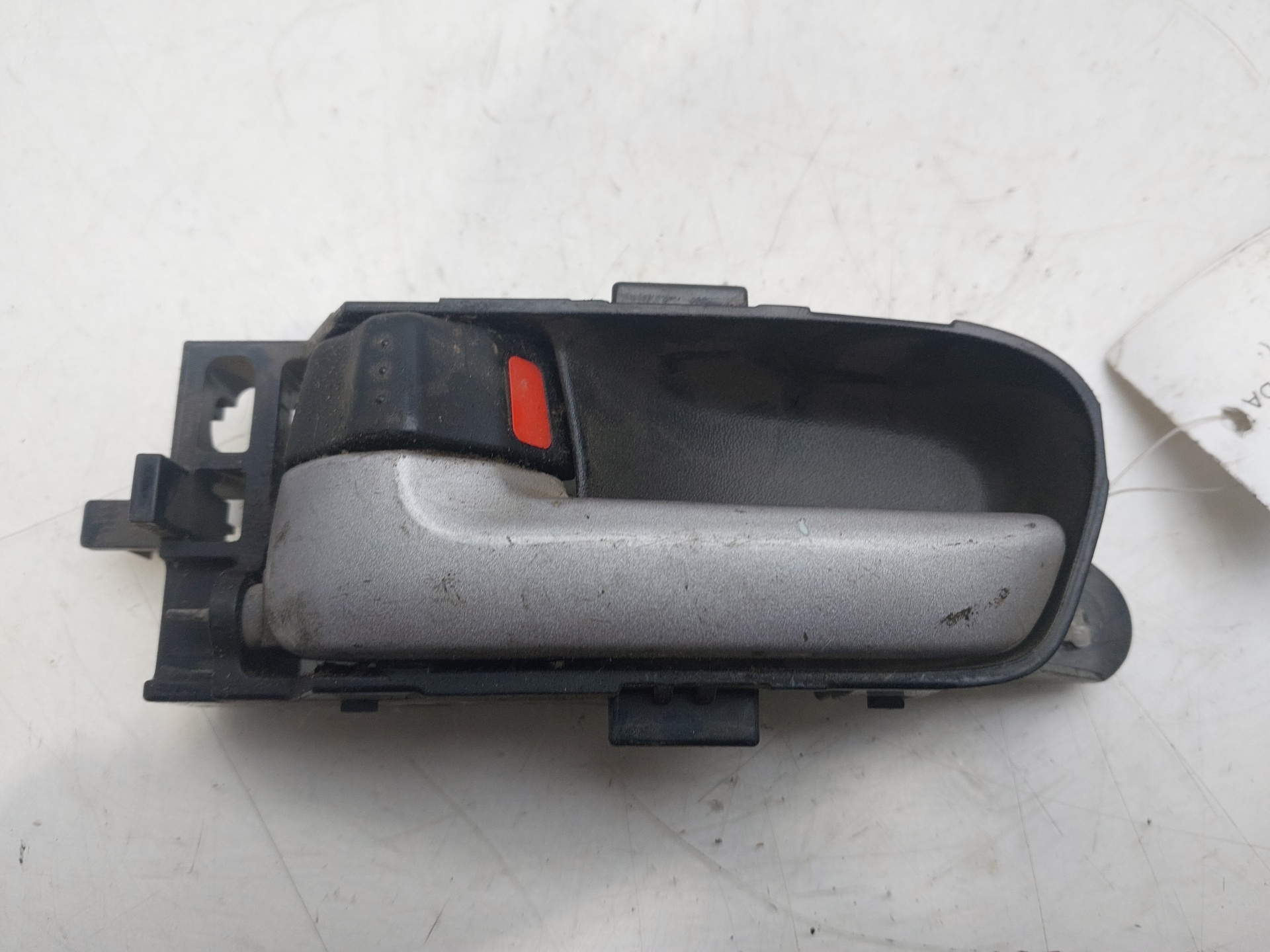 SUZUKI Grand Vitara 2 generation (2005-2014) Front Left Door Interior Handle Frame 8313065J10BWJ 27272499