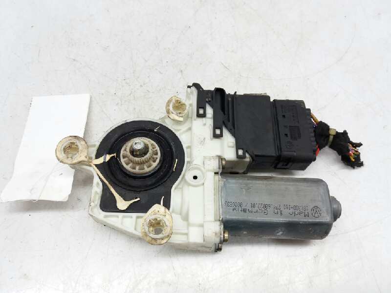 VOLKSWAGEN Bora 1 generation (1998-2005) Rear Right Door Window Control Motor 1J4959812C 20180080