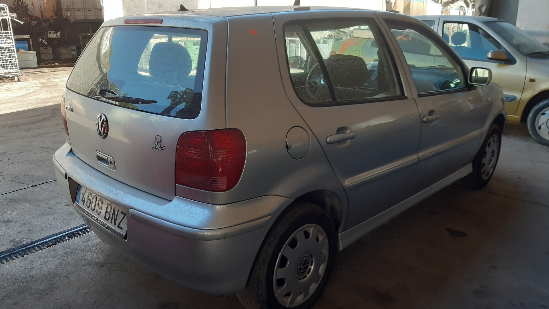 NISSAN Polo 3 generation (1994-2002) Citas virsbūves detaļas 1J6827565A 18801336