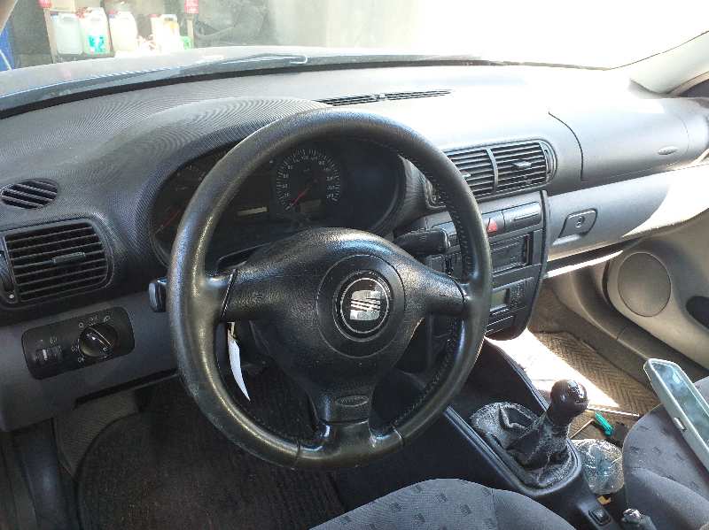 SEAT Toledo 2 generation (1999-2006) поворота переключение  8L0953513 20195591
