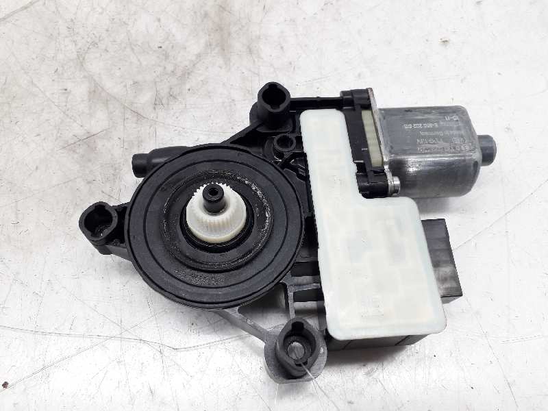 SKODA Yeti 1 generation (2009-2018) Rear Left Door Window Control Motor 5Q0959811A 20188765