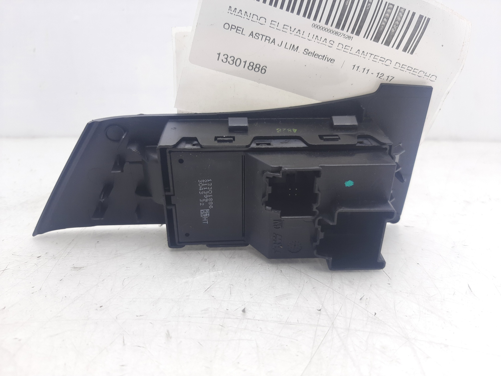 OPEL Astra J (2009-2020) Front Right Door Window Switch 13301886 21582850