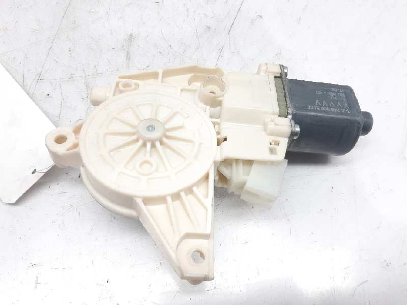 MERCEDES-BENZ A-Class W176 (2012-2018) Front Left Door Window Regulator Motor A2469065100 18426269