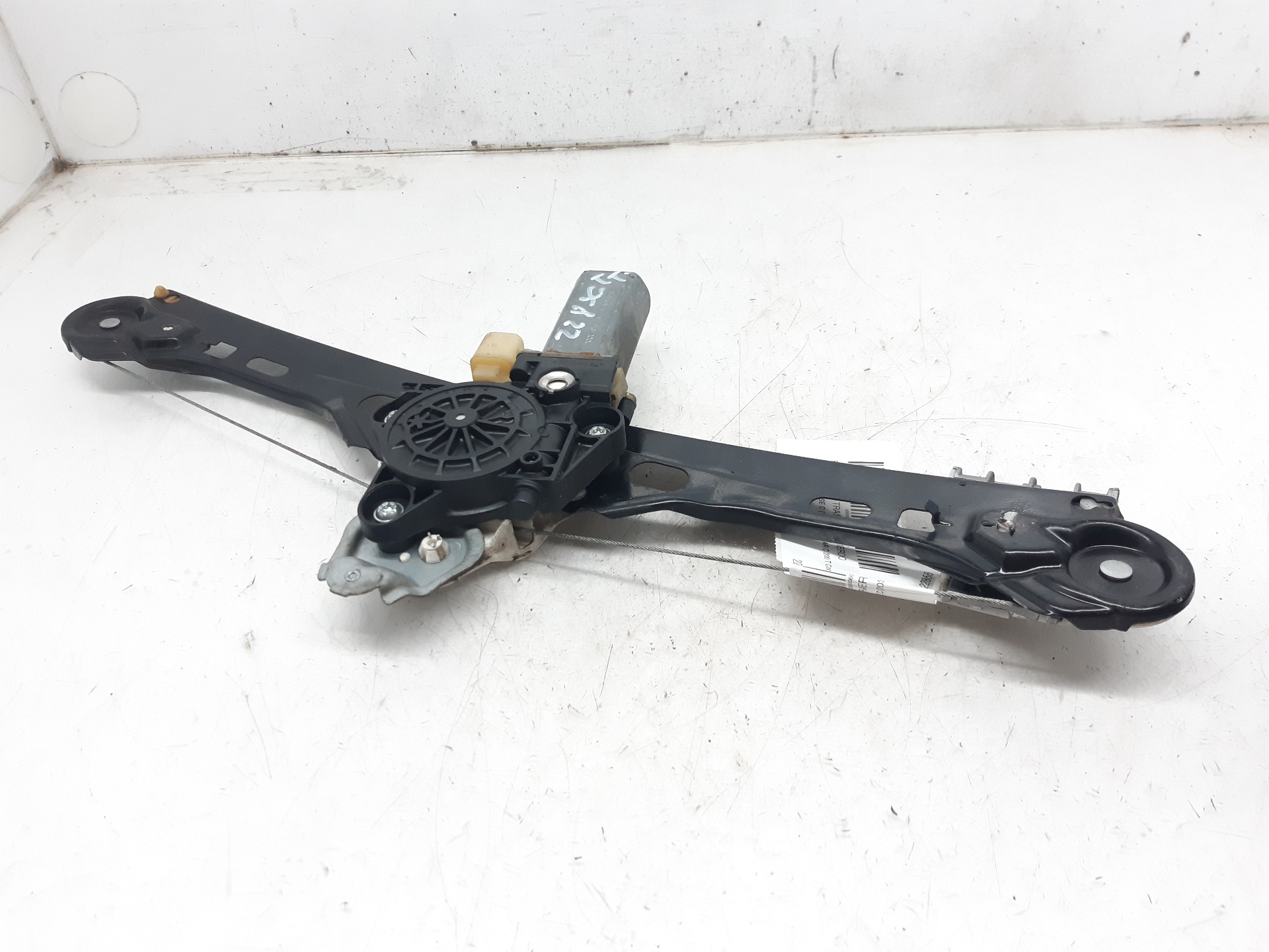 MERCEDES-BENZ C-Class W203/S203/CL203 (2000-2008) Rear left door window lifter 0130822008 18650929