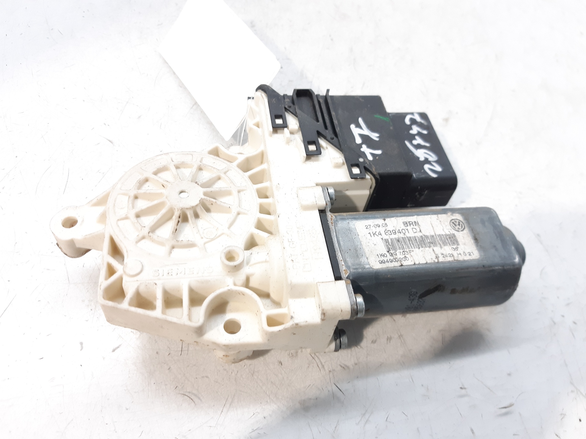 VOLKSWAGEN Golf 5 generation (2003-2009) Rear Left Door Window Control Motor 1K4839401D 18752567