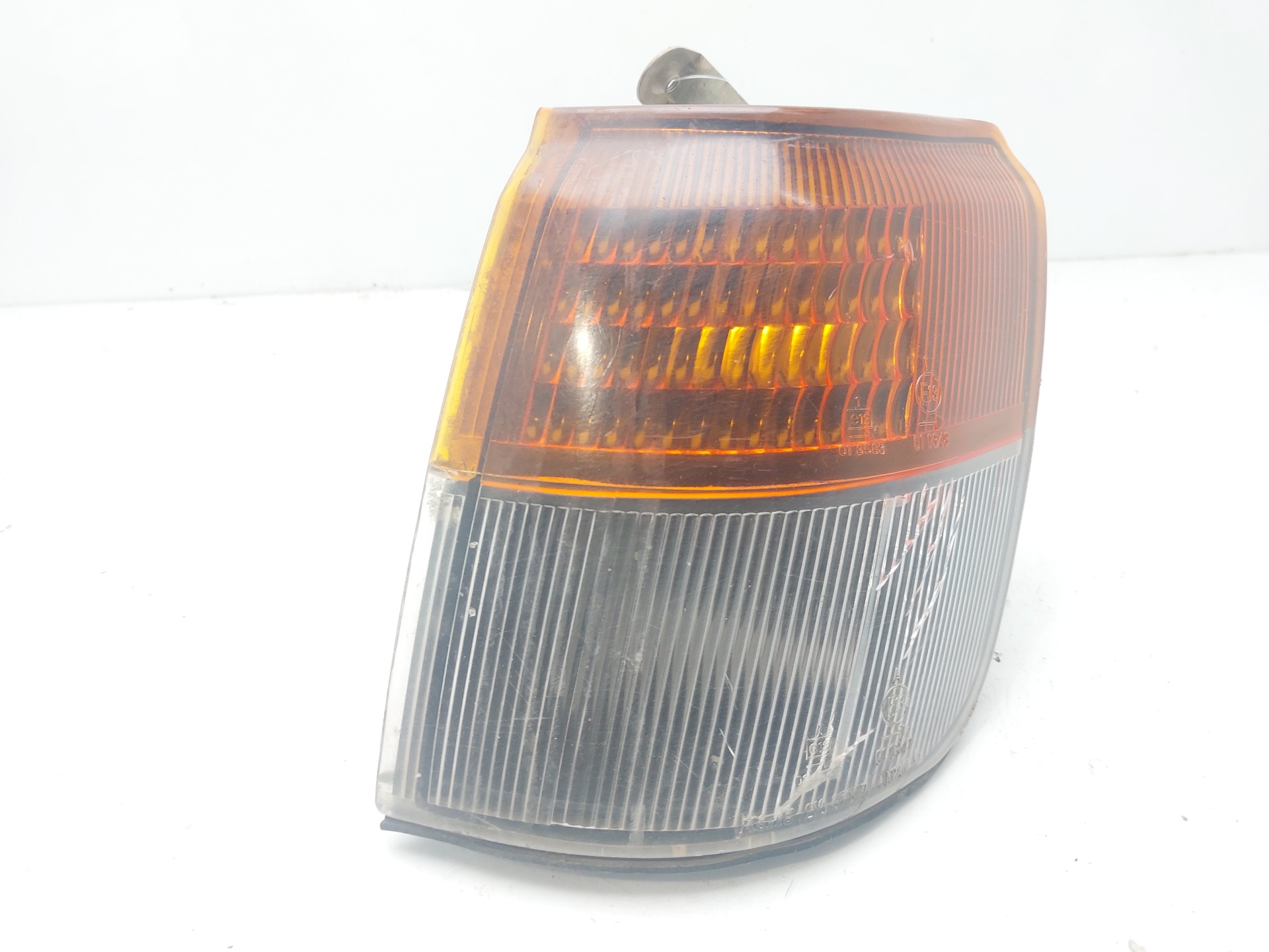 MITSUBISHI Pajero 2 generation (1991-1999) Indicator semnalizare stânga față MB283673 24753869