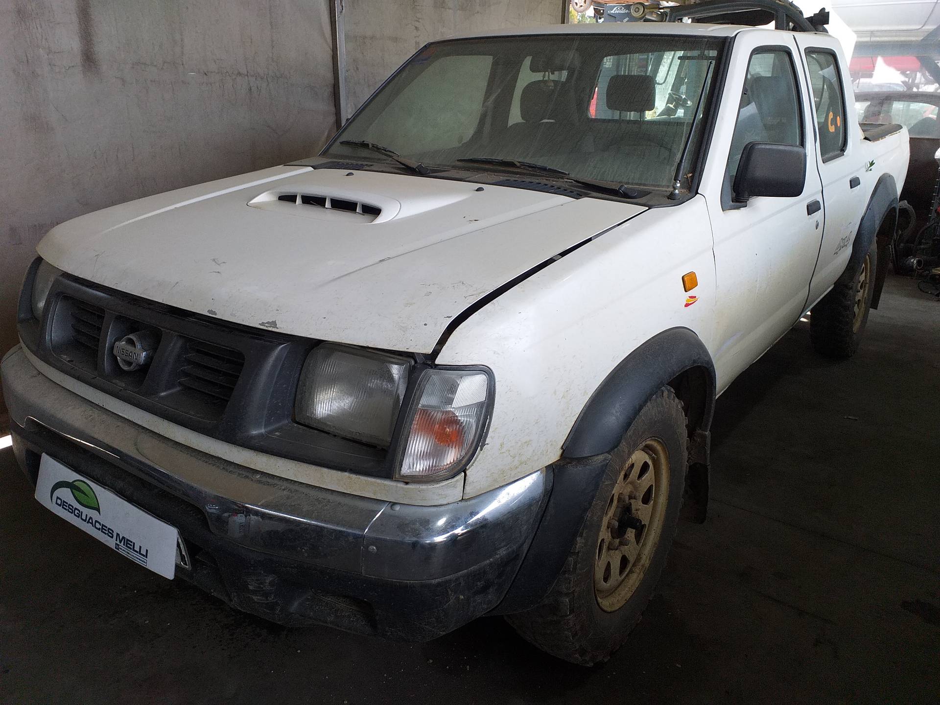 NISSAN Navara D22 (1997-2005) Левая задняя внутренняя ручка открытия 806712S41A 24128396