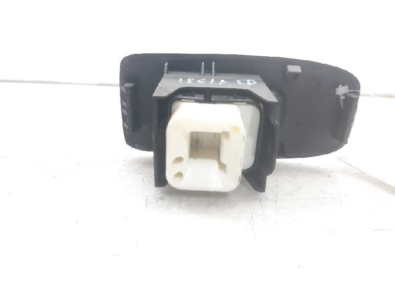 MITSUBISHI Pajero 3 generation (1999-2006) Rear Right Door Window Control Switch MR445659 18427946