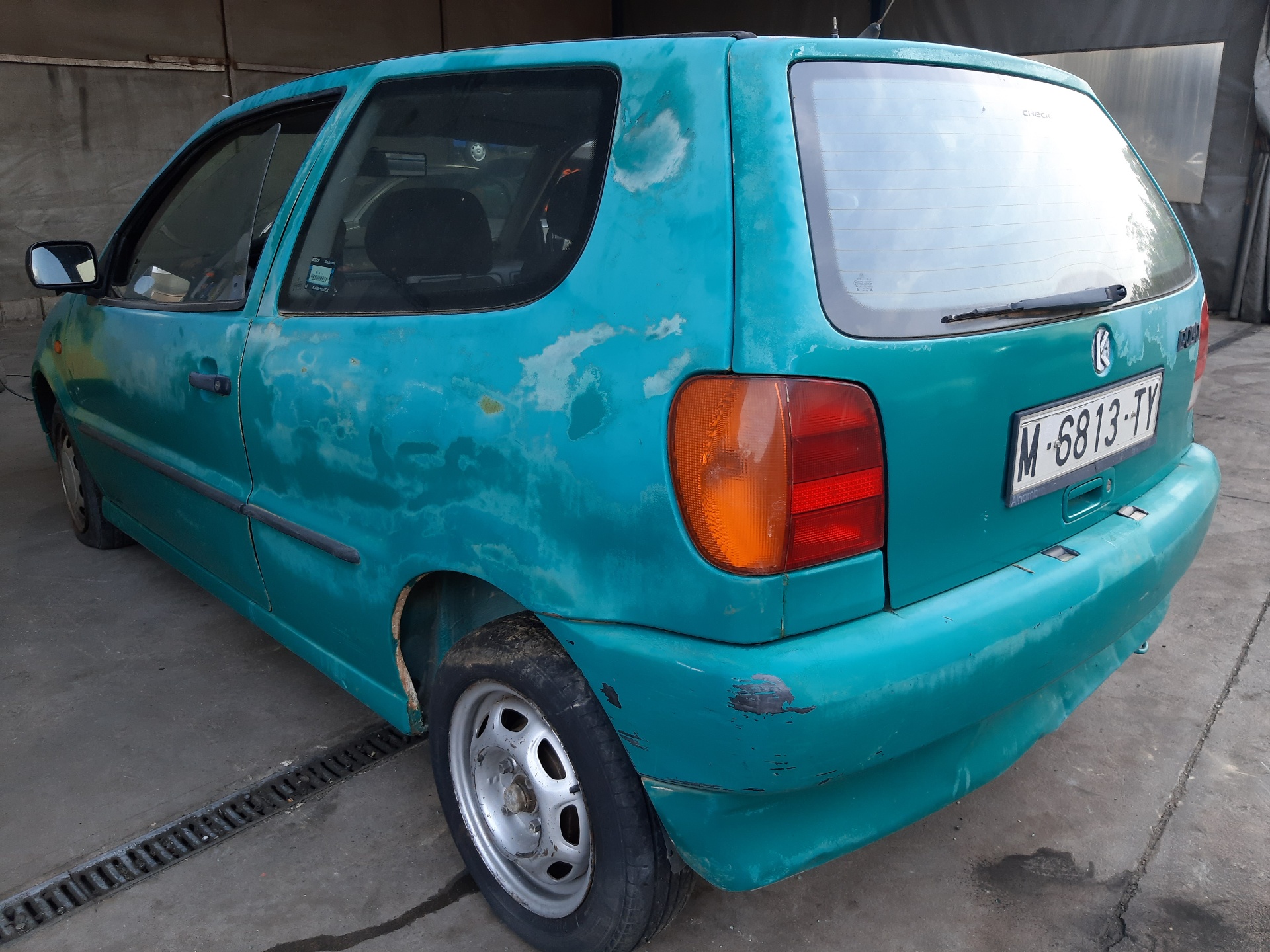 NISSAN Polo 3 generation (1994-2002) Крыло переднее левое 6N0821021 22465908