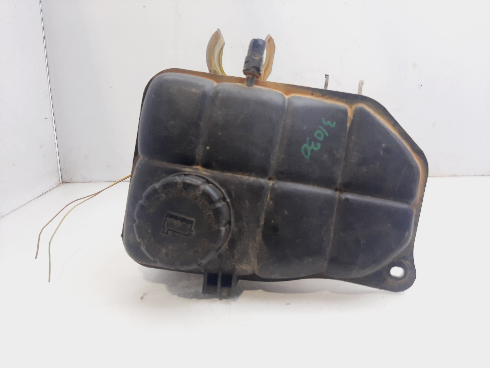 MITSUBISHI C-Class W203/S203/CL203 (2000-2008) Expansion Tank A2035000049 25316404