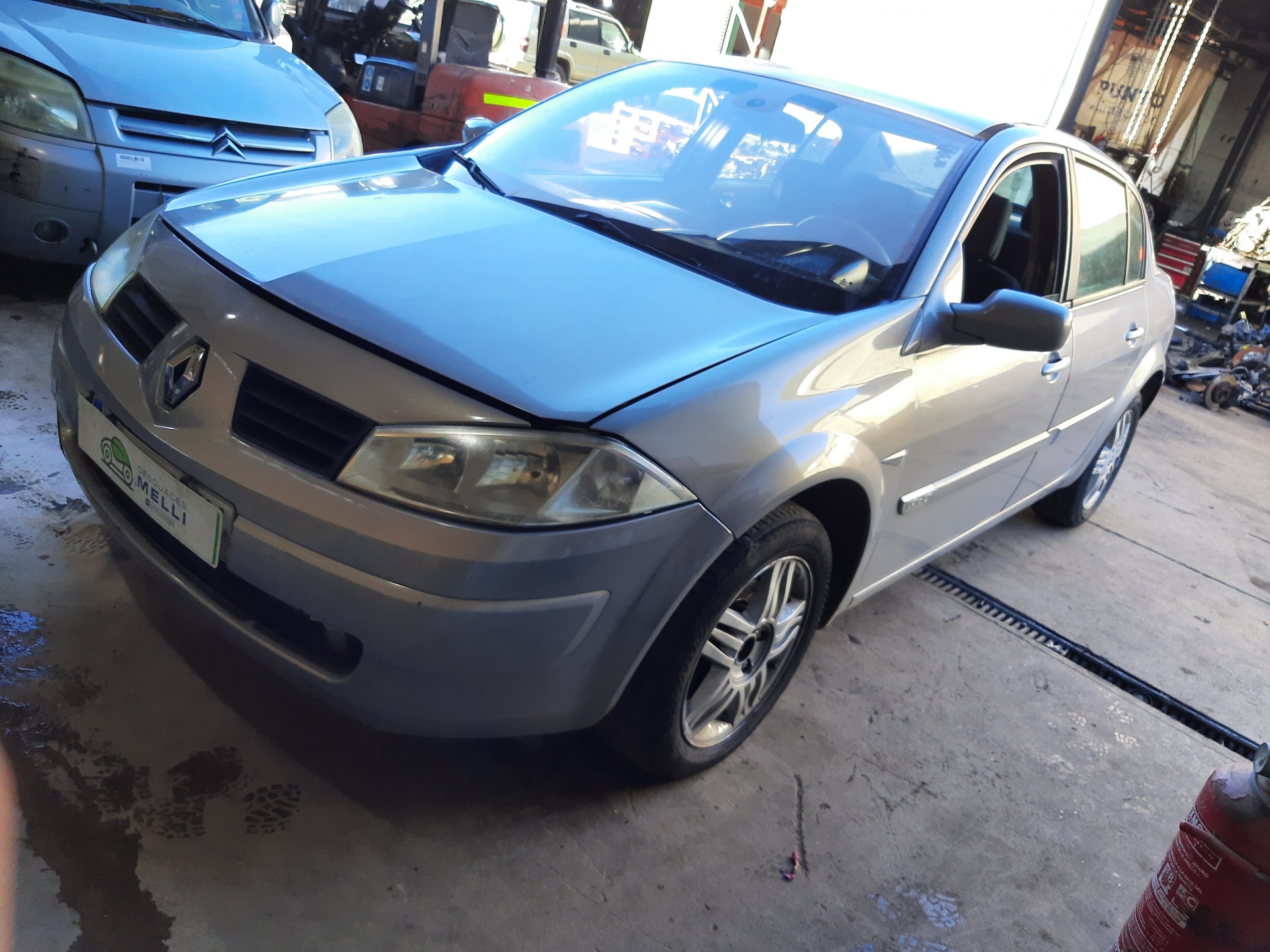 RENAULT Megane 2 generation (2002-2012) Крыло переднее левое 7701477186 24342049