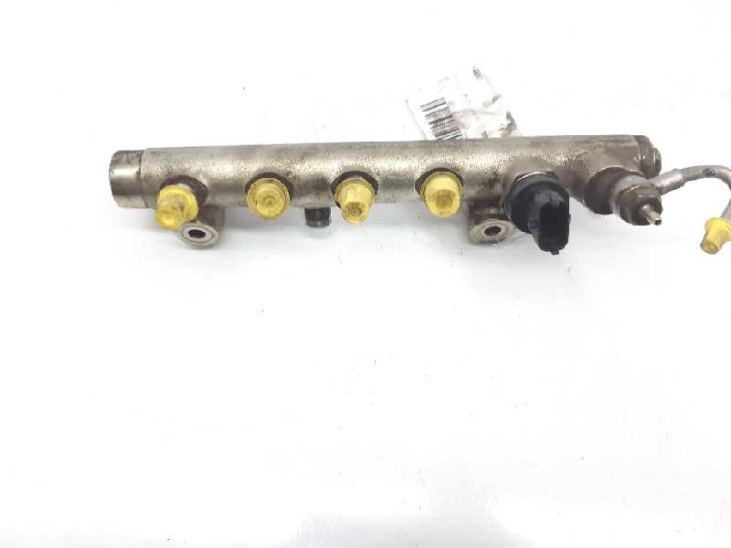 OPEL Astra J (2009-2020) Fuel Rail 0445214094 18526107