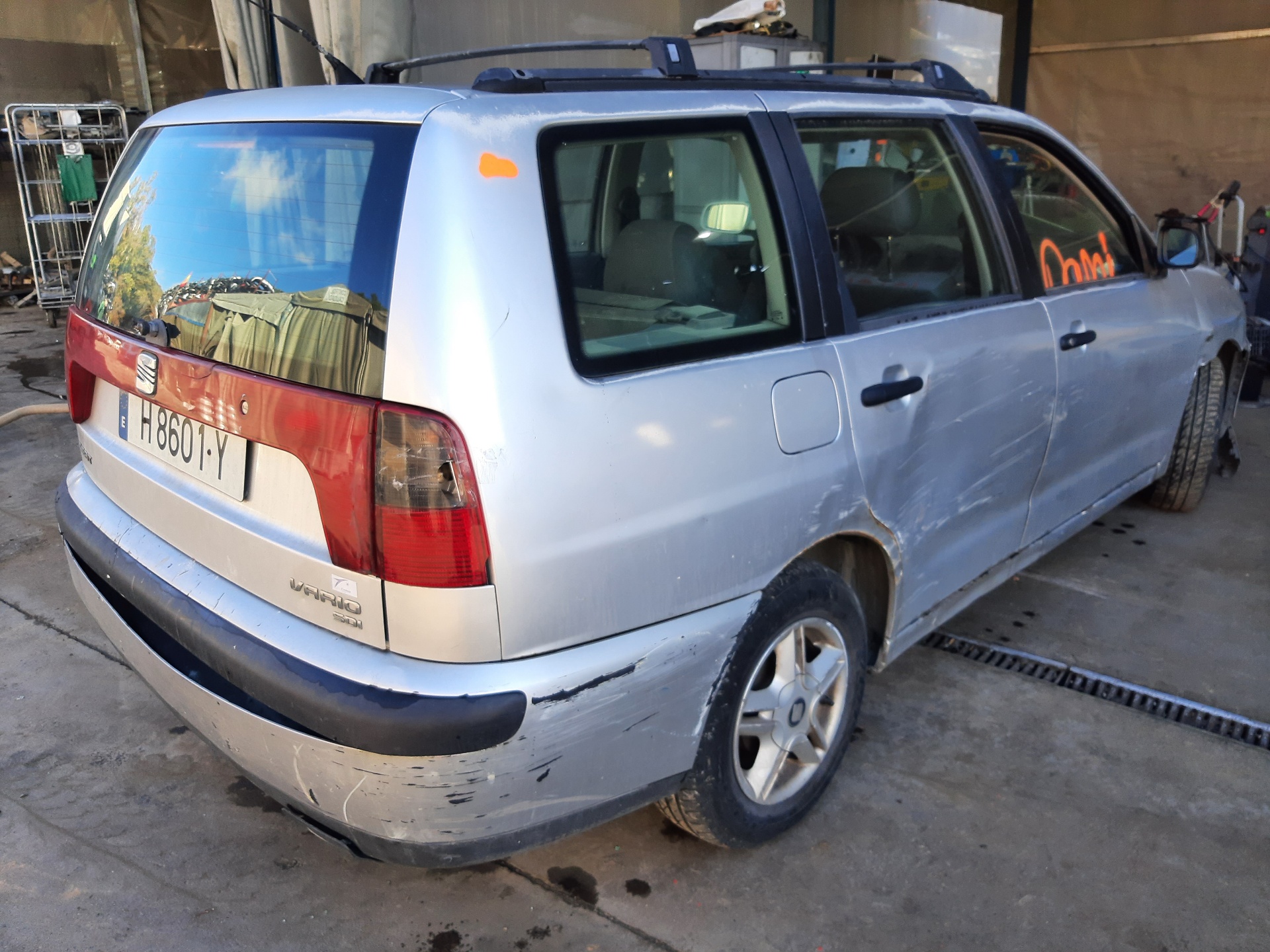 SEAT Cordoba 1 generation (1993-2003) Priekšējo kreiso durvju logu pacēlāja slēdži 6H0959855A 18782138