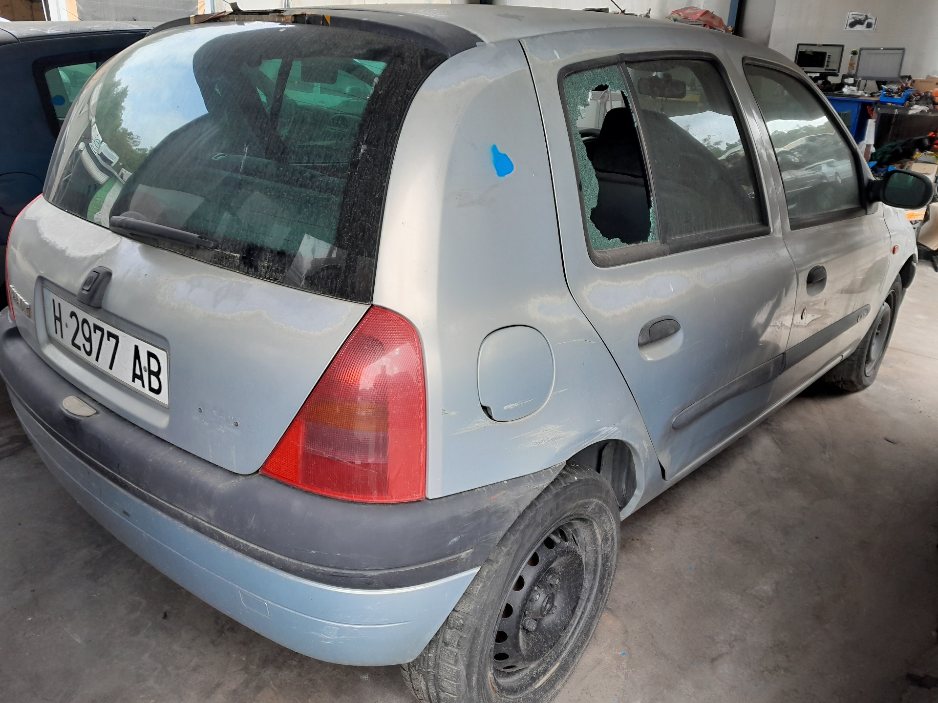 RENAULT Clio 3 generation (2005-2012) Горивен инжектор LCR6735405 25023813