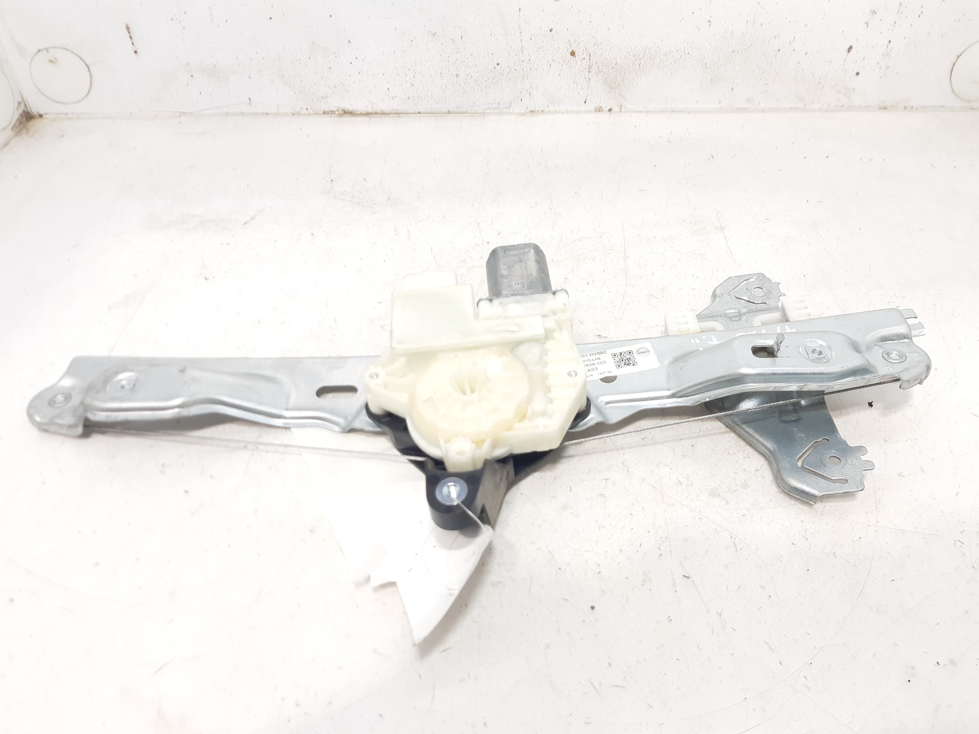 NISSAN Qashqai 2 generation (2013-2023) Rear left door window lifter 82701HV00C 22304243